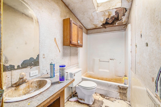 8305 Goodwin Rd, Lyons, MI 48851 - full bathroom with toilet and vanity