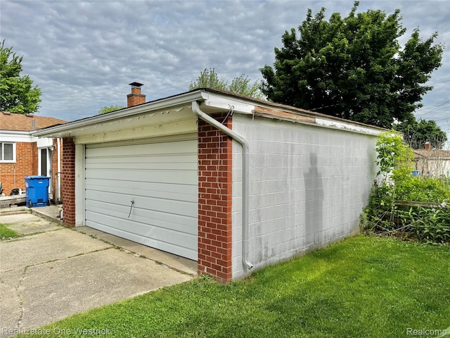 32008 Bunert Rd, Warren, MI 48088 - garage featuring driveway