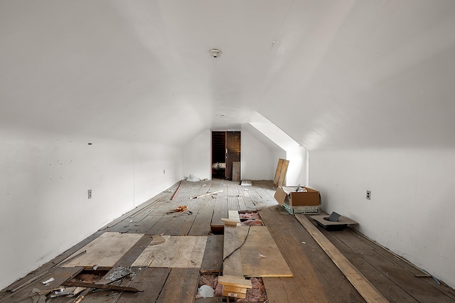 1174 Taylor St, Detroit, MI 48202 - additional living space with vaulted ceiling