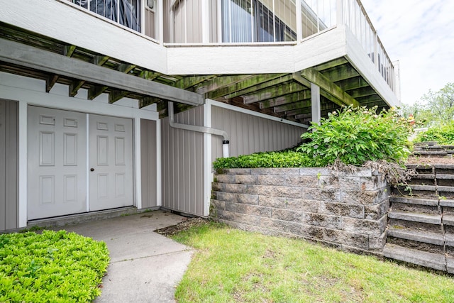 193 Wayne St, Saint Joseph, MI 49085 - entrance to property with board and batten siding