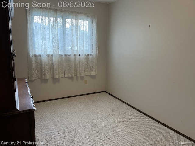 3028 Earl Dr, Warren, MI 48092 - carpeted empty room featuring baseboards