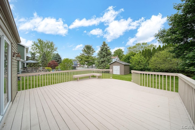 5662 Caren Dr, Ypsilanti, MI 48197 - deck with a yard