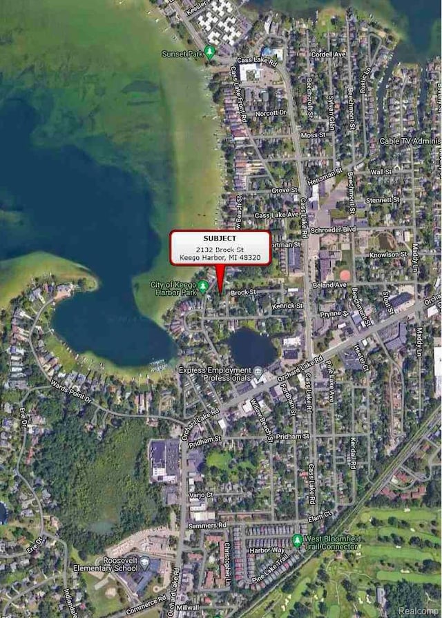 2132 Brock St, Keego Harbor, MI 48320