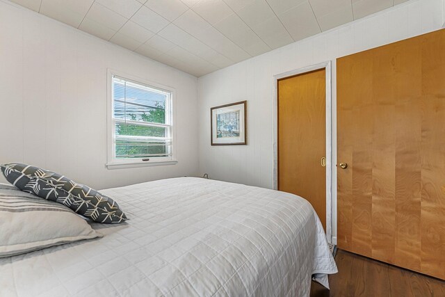 7510 Crystal Dr, Beulah, MI 49617