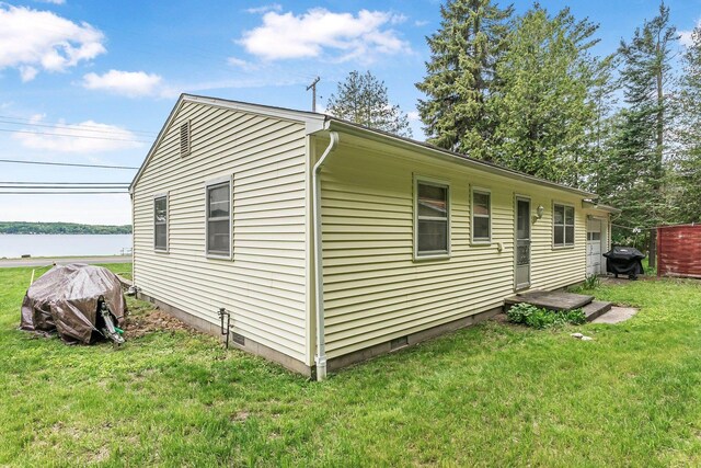 7510 Crystal Dr, Beulah, MI 49617