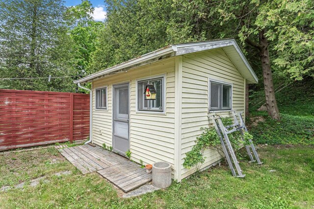 7510 Crystal Dr, Beulah, MI 49617