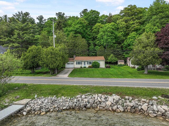 7510 Crystal Dr, Beulah, MI 49617