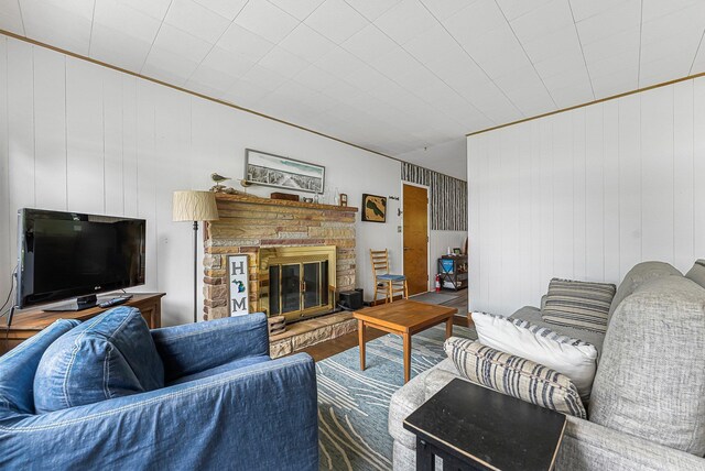 7510 Crystal Dr, Beulah, MI 49617