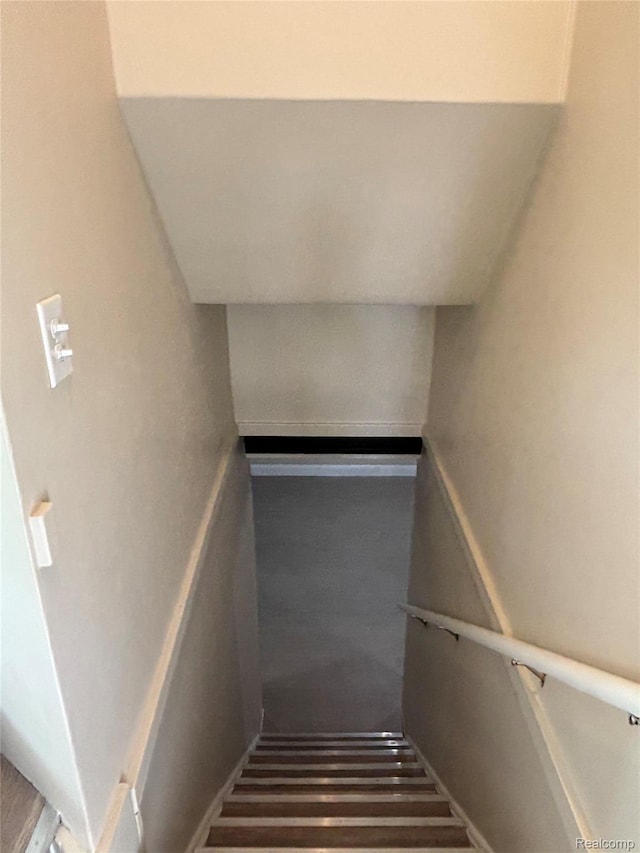 1139 S 7th St, Ann Arbor, MI 48103 - view of stairway