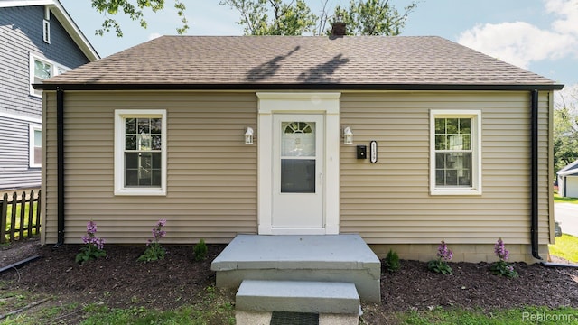 1139 S 7th St, Ann Arbor, MI 48103 - view of front of house with a shingled roof