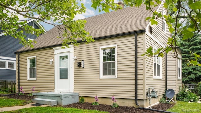 1139 S 7th St, Ann Arbor, MI 48103 - view of front of property featuring a shingled roof