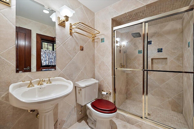 490 E Long Lake Rd, Bloomfield Hills, MI 48304 - bathroom featuring toilet, a stall shower, tile walls, and tile patterned floors