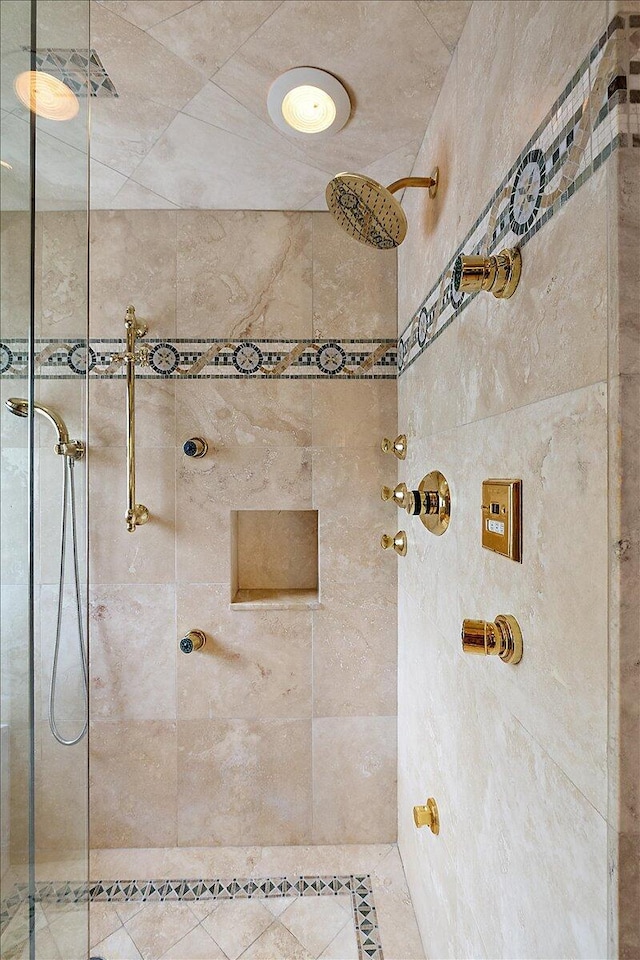 490 E Long Lake Rd, Bloomfield Hills, MI 48304 - full bath featuring tiled shower