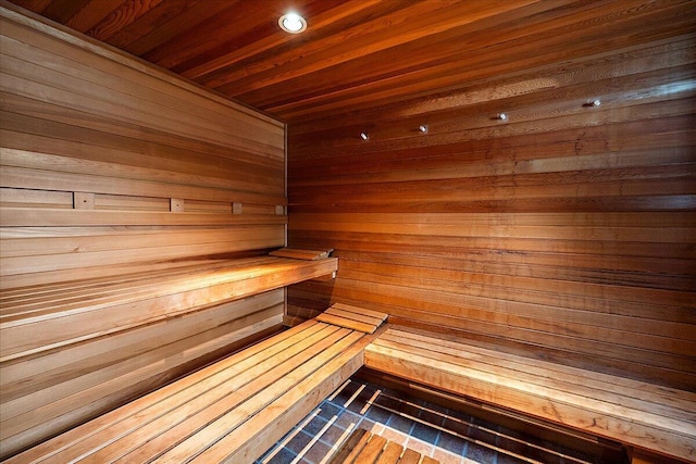 490 E Long Lake Rd, Bloomfield Hills, MI 48304 - sauna with wooden walls