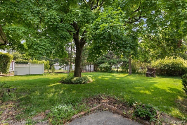 3183 Mildred St, Wayne, MI 48184 - view of yard