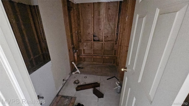 540 Clairpointe Woods Dr, Detroit, MI 48215 - view of bathroom