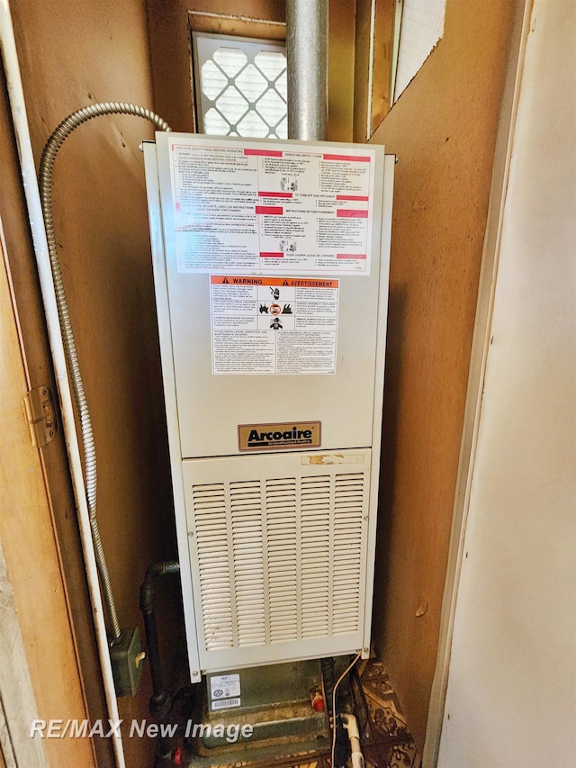 10424 S Graham Rd, Saint Charles, MI 48655 - detailed view of heating unit