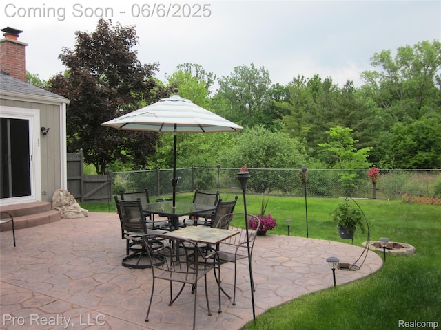 44195 Dartmouth St, Canton, MI 48188 - view of patio / terrace featuring a gate and outdoor dining area