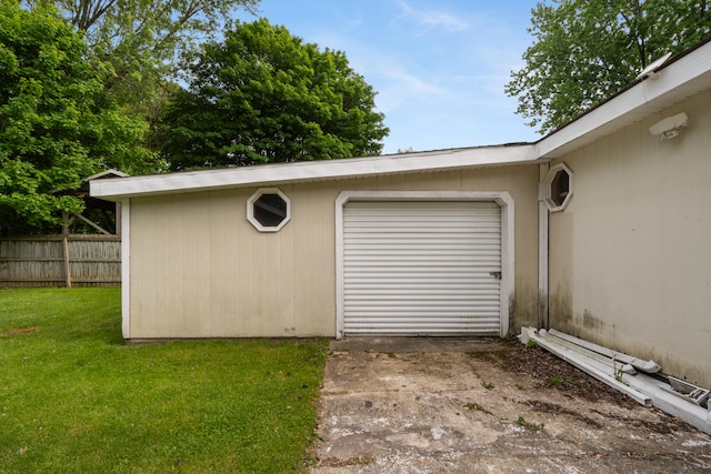817 Annetta Ave, Jackson, MI 49203 - view of garage