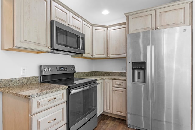 9308 E Summerfield Dr, Traverse City, MI 49684