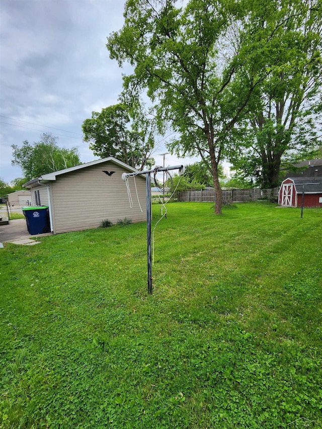2285 Nebraska Ave, Saginaw, MI 48601 - view of yard