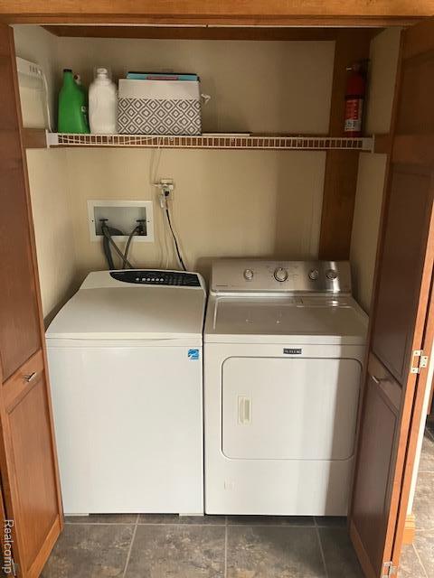 161 Fourth, Harbor Beach, MI 48441 - laundry area featuring washing machine and clothes dryer