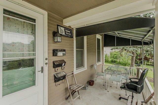 414 W Summit St, Ann Arbor, MI 48103 - view of covered porch