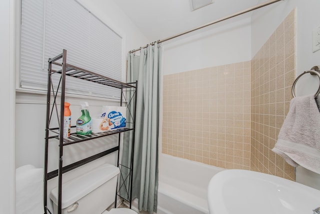 414 W Summit St, Ann Arbor, MI 48103 - bathroom with shower / tub combo and toilet