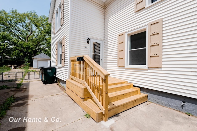 337 N Fairview Ave, Lansing, MI 48912 - entrance to property featuring a patio area