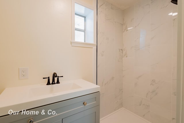337 N Fairview Ave, Lansing, MI 48912 - full bath featuring tiled shower and vanity