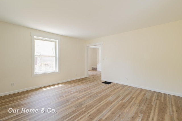 337 N Fairview Ave, Lansing, MI 48912 - empty room featuring light wood-style flooring and baseboards