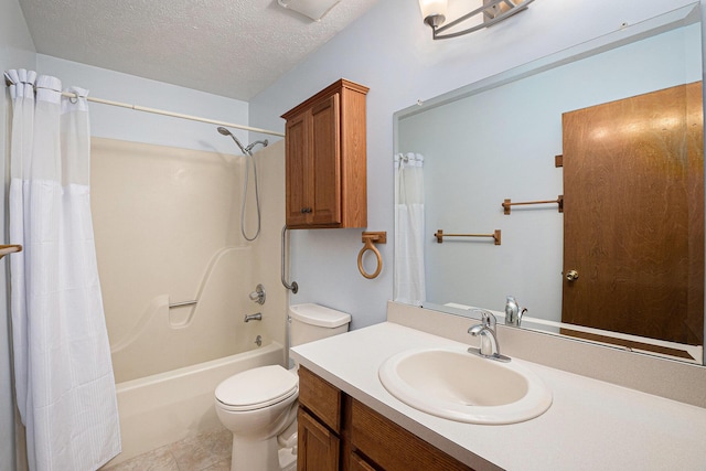 6400 Chestnut Hill Ct, Clarkston, MI 48346 - full bath with shower / tub combo with curtain, vanity, a textured ceiling, and toilet