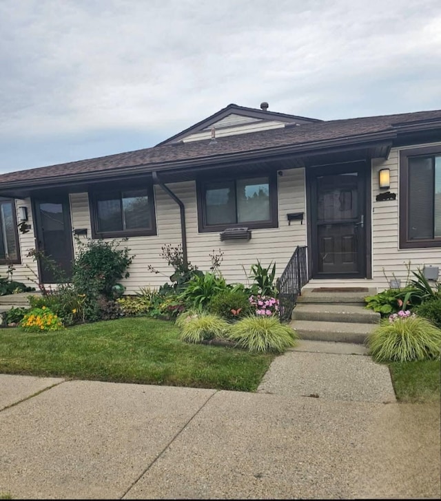 3062 Roundtree Blvd, Ypsilanti, MI 48197 - view of front of house with roof with shingles