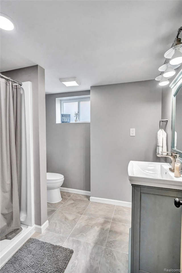 533 Bellevue Ave, Lake Orion, MI 48362 - bathroom with a stall shower and vanity