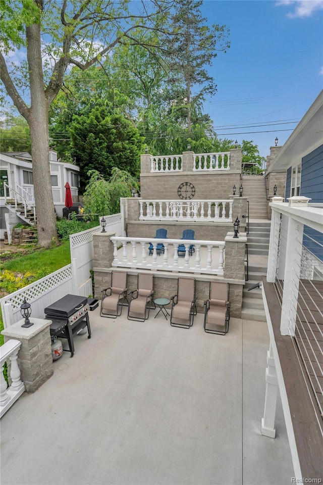 533 Bellevue Ave, Lake Orion, MI 48362 - view of patio / terrace with outdoor dining space