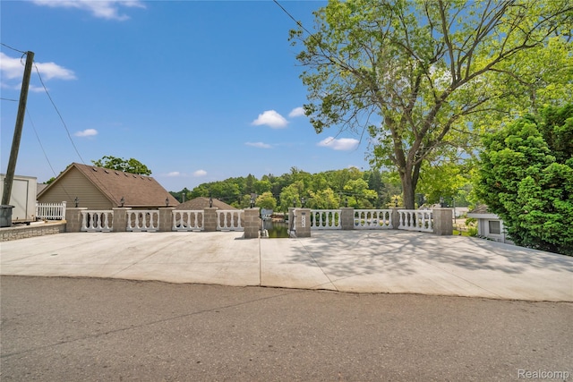 533 Bellevue Ave, Lake Orion, MI 48362 - view of front of house featuring a gate