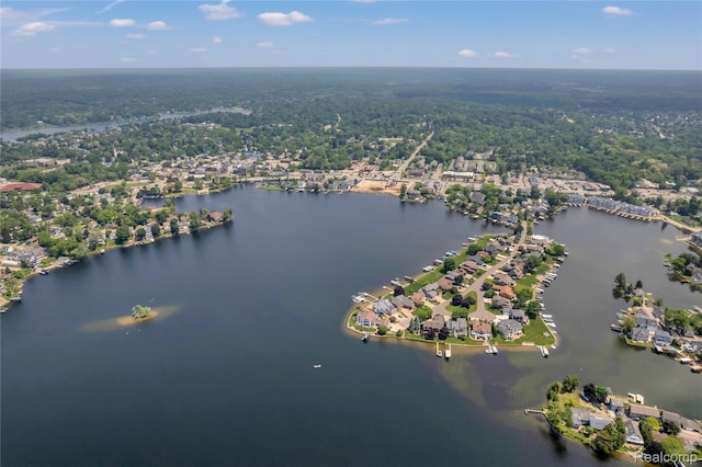 533 Bellevue Ave, Lake Orion, MI 48362 - aerial view of property and surrounding area featuring a nearby body of water