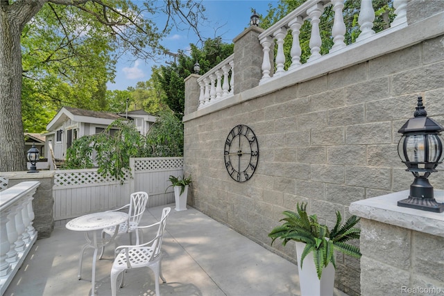 533 Bellevue Ave, Lake Orion, MI 48362 - view of patio