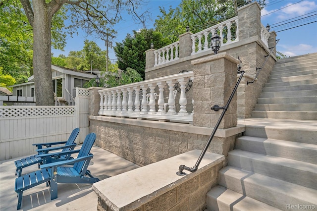 533 Bellevue Ave, Lake Orion, MI 48362 - view of patio with stairway