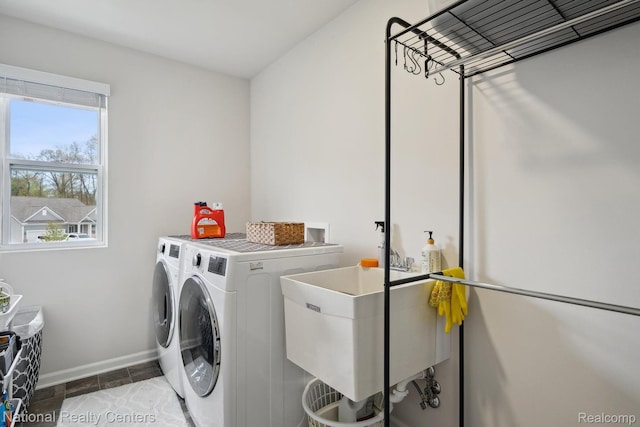 222 Quartz Way, White Lake, MI 48386 - laundry area with independent washer and dryer and baseboards