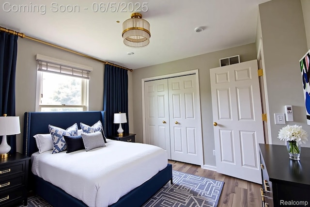 1925 Shepherds Dr, Troy, MI 48084 - bedroom featuring dark wood-type flooring and a closet