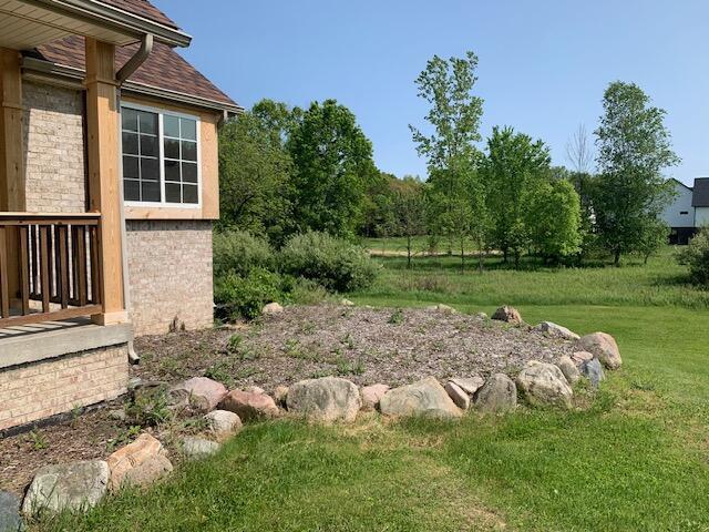 1242 Meadowbrook Ct, Oxford, MI 48371 - photo 5