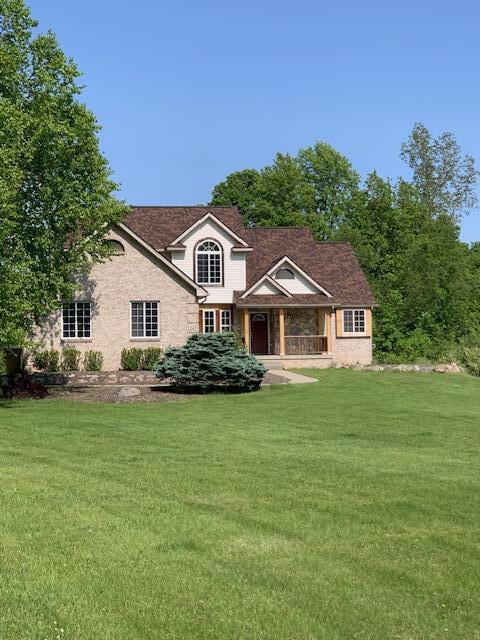 1242 Meadowbrook Ct, Oxford, MI 48371 - photo 2