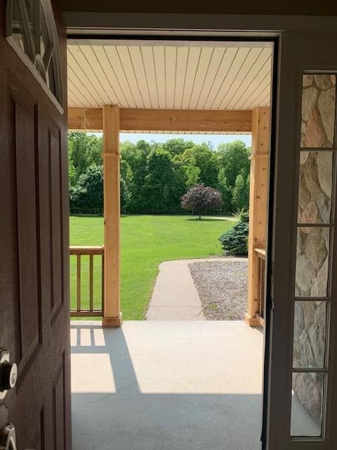 1242 Meadowbrook Ct, Oxford, MI 48371 - photo 9
