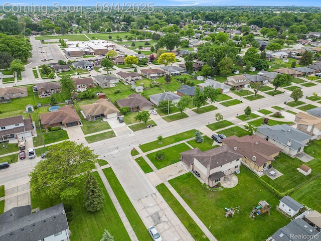 4325 Fox Hill Dr, Sterling Heights, MI 48310 - aerial view of property and surrounding area featuring nearby suburban area