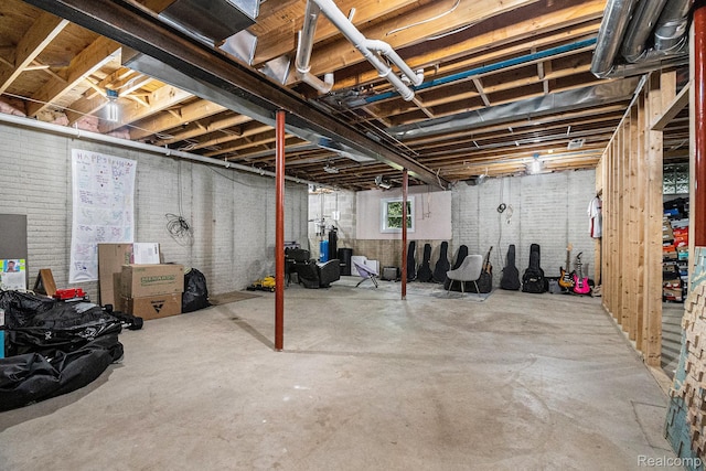 8315 Woodland Cir, Goodrich, MI 48438 - view of basement