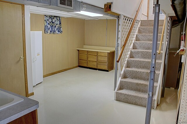 2683 Elmwood Dr, Adrian, MI 49221 - finished basement with stairs and baseboards