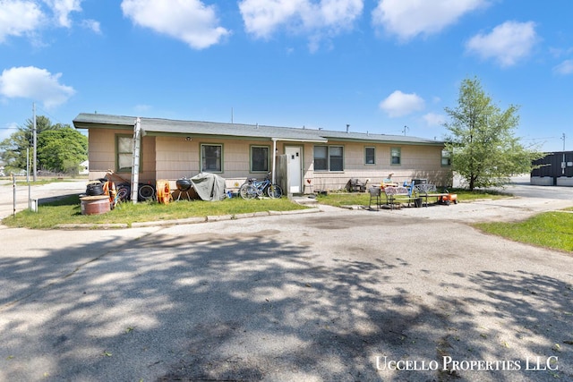 4505 E Apple Ave, Muskegon, MI 49442 - view of front of home