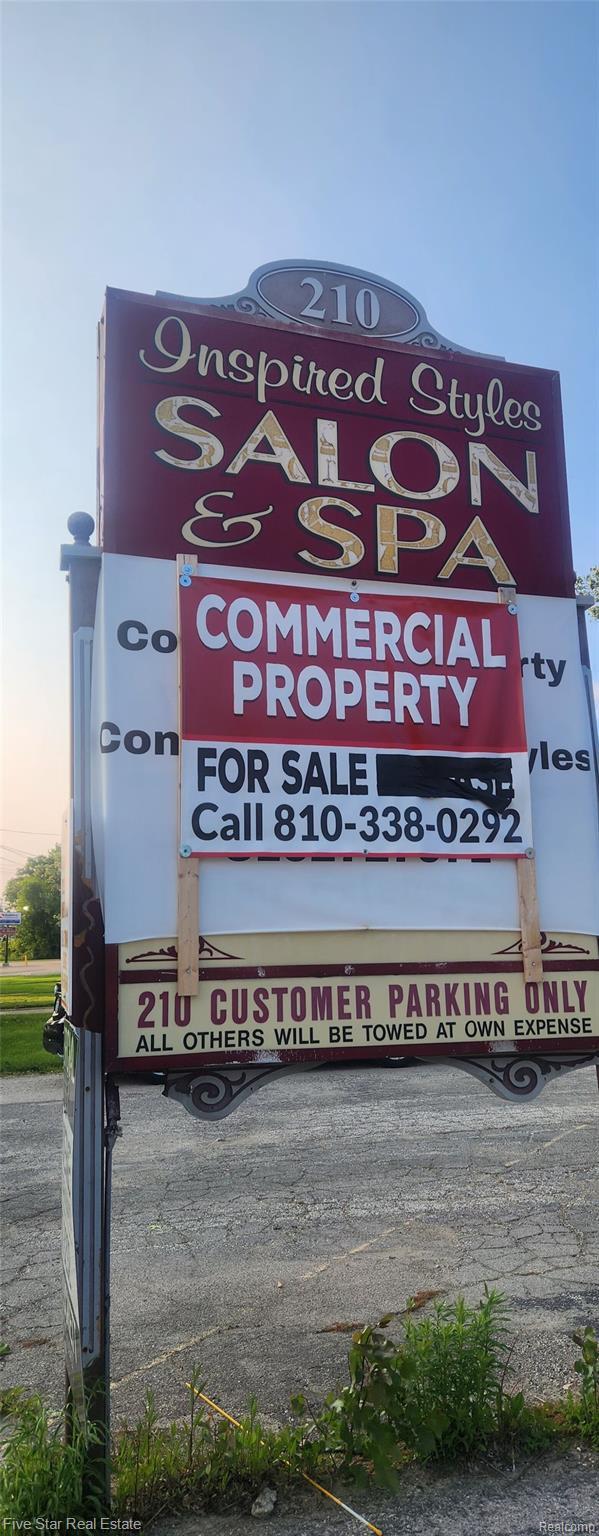 210 N Saginaw St, Lapeer, MI 48446