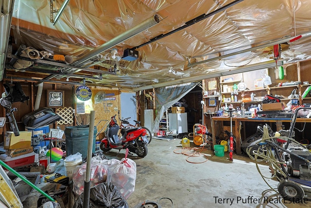 607 66th St SE, Grand Rapids, MI 49548 - basement with a workshop area